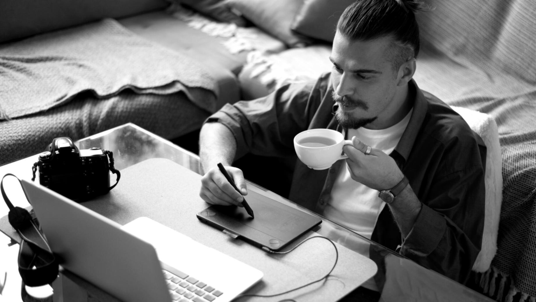 Technical analysis dashboard showing app performance metrics and memory usage patterns